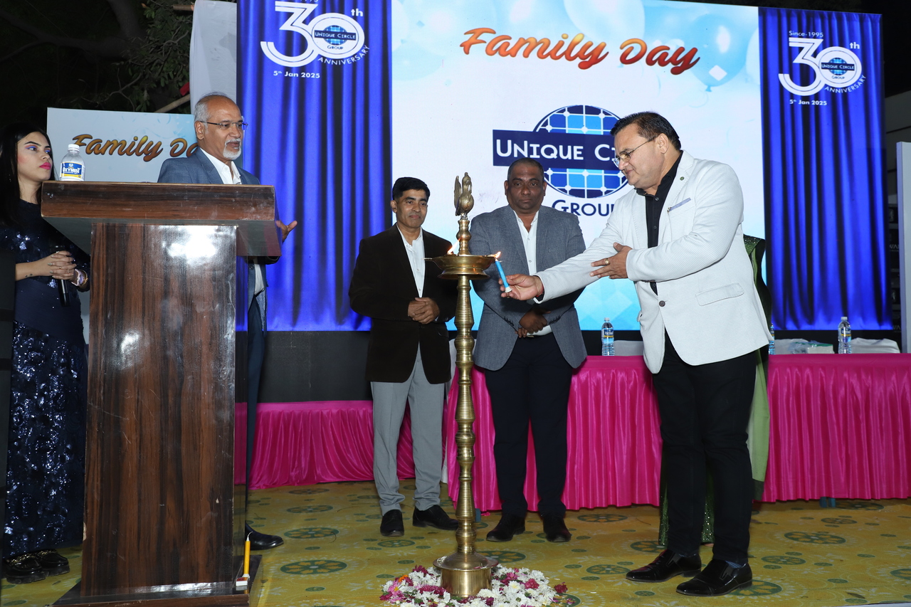30 Years Celebration Image 04